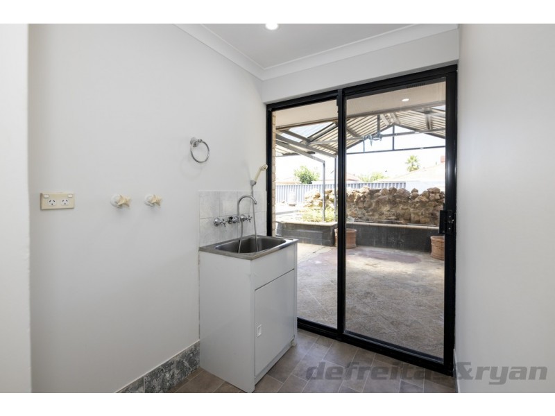 11 Thicket Circuit, Banksia Grove WA 6031