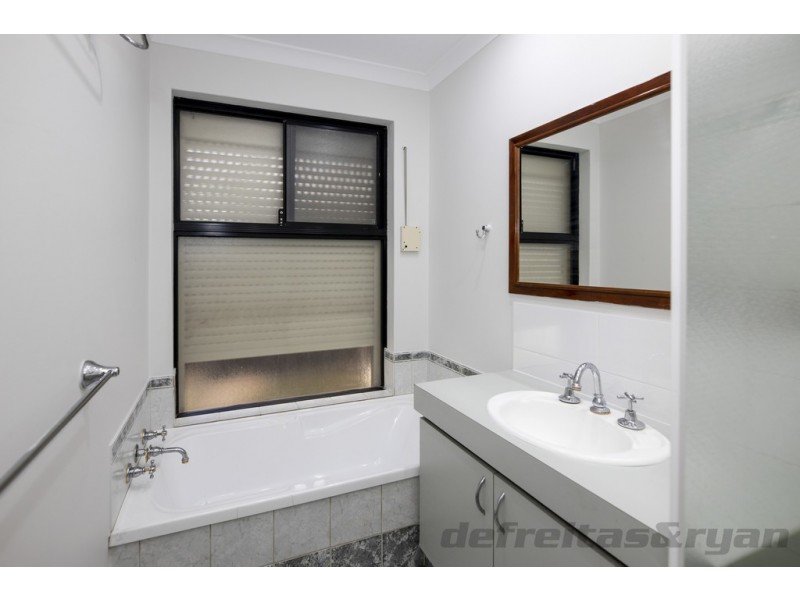 11 Thicket Circuit, Banksia Grove WA 6031