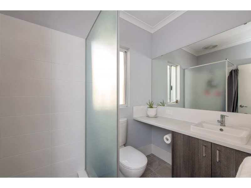 4 Rive Way, Caversham WA 6055