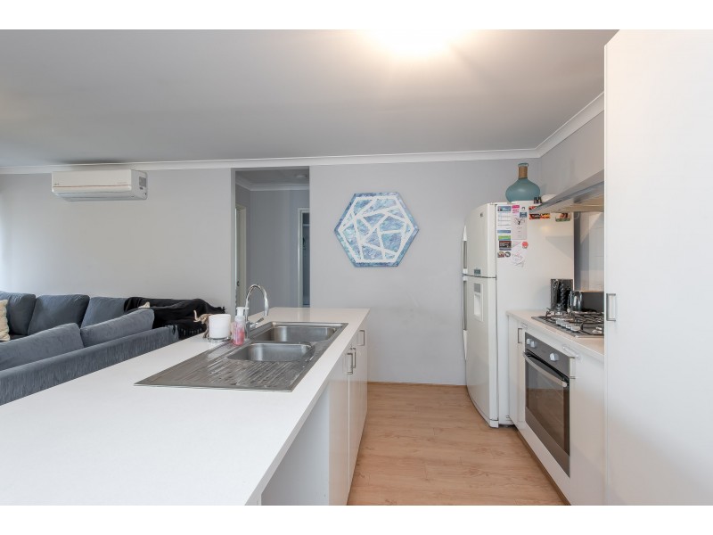 4 Rive Way, Caversham WA 6055