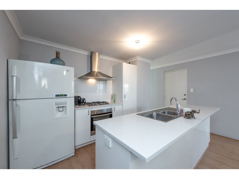 4 Rive Way, Caversham WA 6055