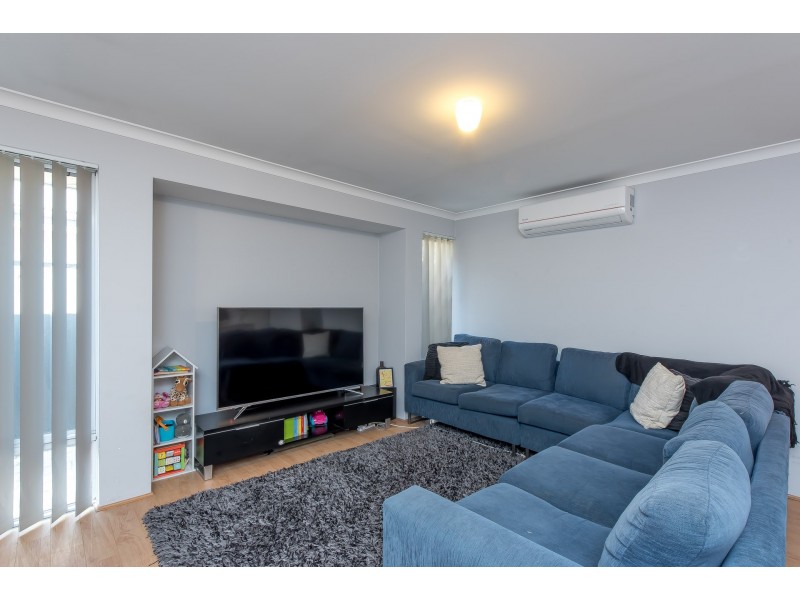 4 Rive Way, Caversham WA 6055