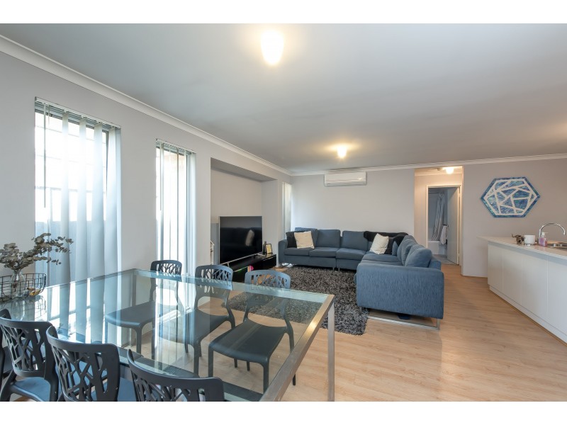 4 Rive Way, Caversham WA 6055