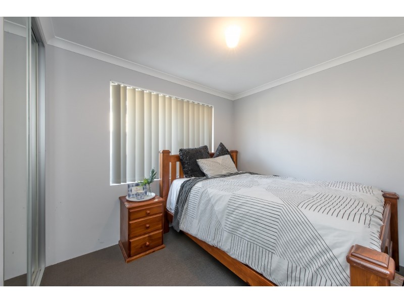 4 Rive Way, Caversham WA 6055