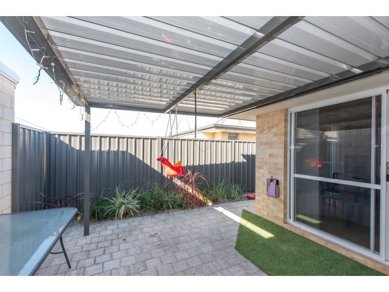 4 Rive Way, Caversham WA 6055