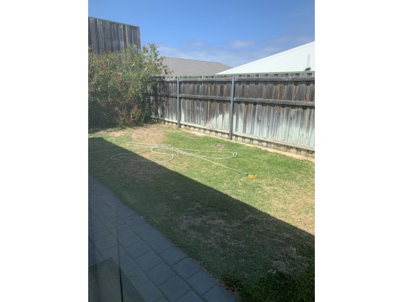 6 Oldsalt Brace, Yanchep WA 6035