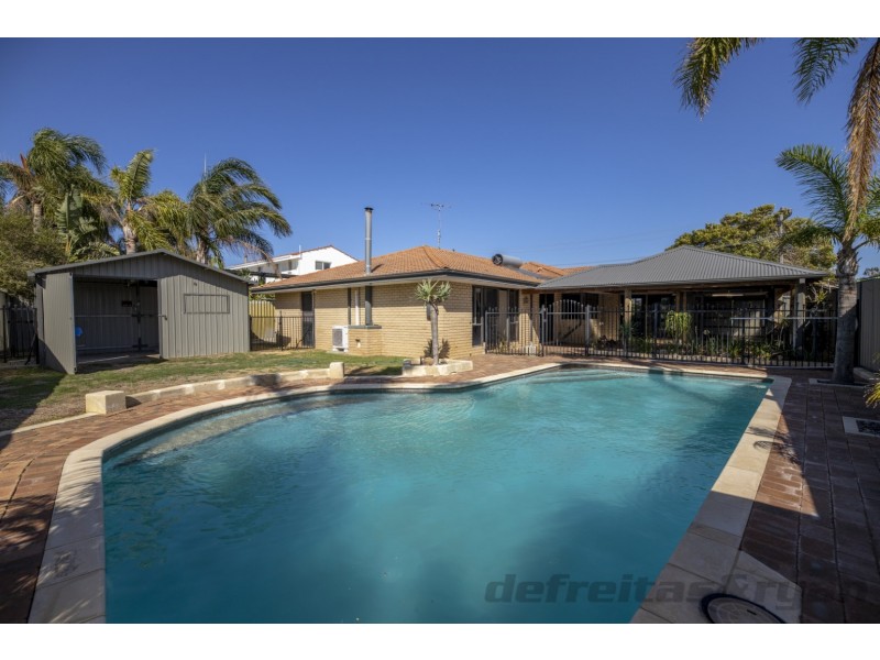 6 Awhina Place, Kallaroo WA 6025