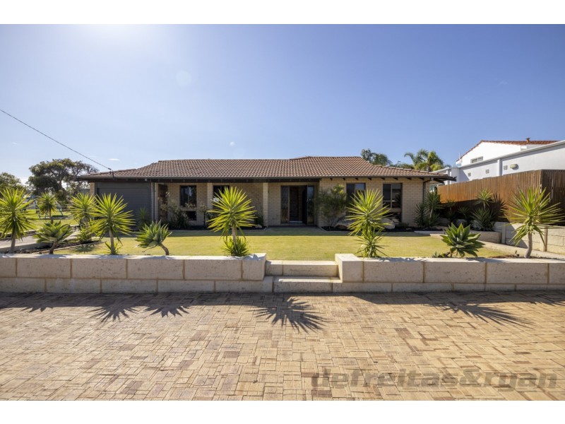 6 Awhina Place, Kallaroo WA 6025