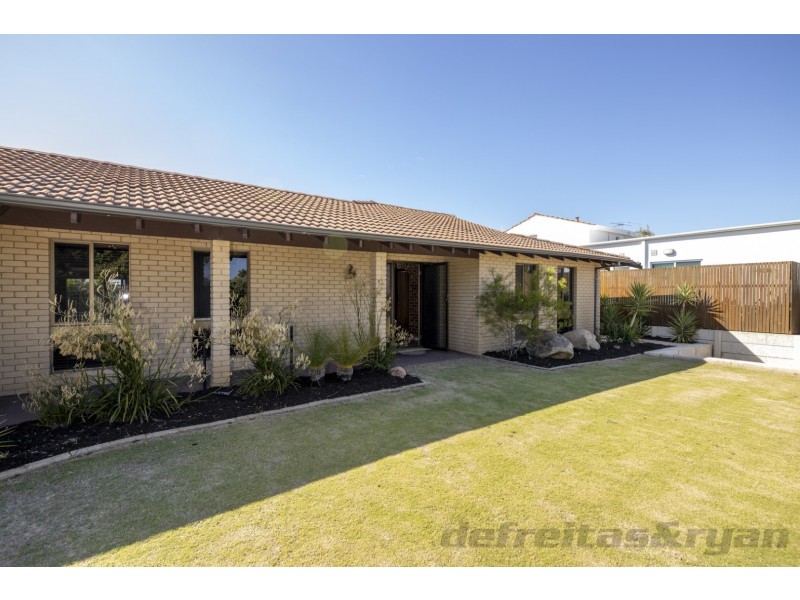 6 Awhina Place, Kallaroo WA 6025