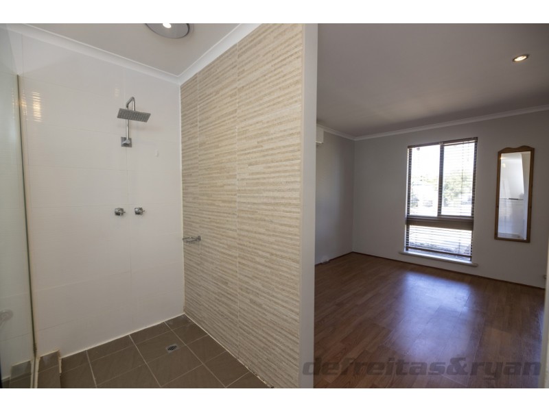 6 Awhina Place, Kallaroo WA 6025