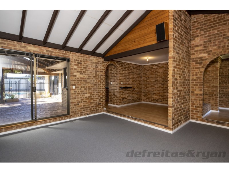 6 Awhina Place, Kallaroo WA 6025