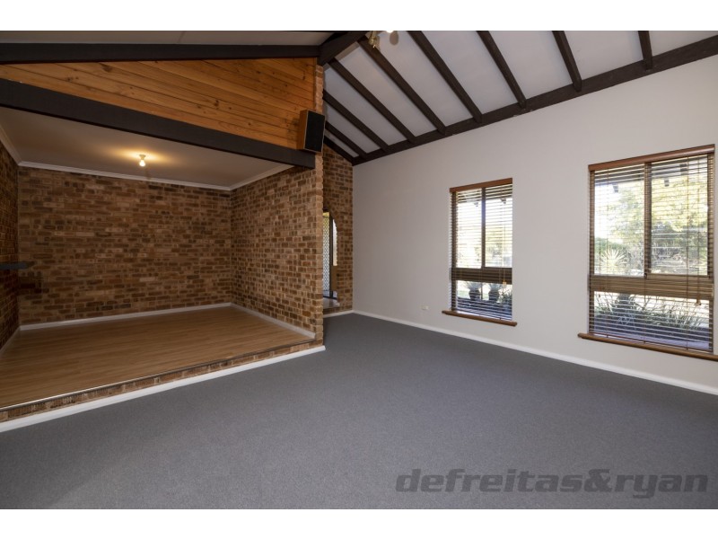 6 Awhina Place, Kallaroo WA 6025