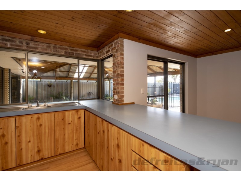 6 Awhina Place, Kallaroo WA 6025