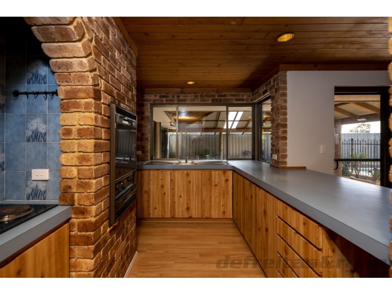 6 Awhina Place, Kallaroo WA 6025