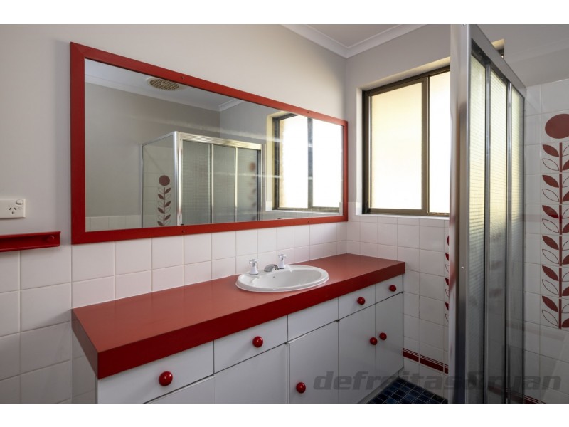 6 Awhina Place, Kallaroo WA 6025