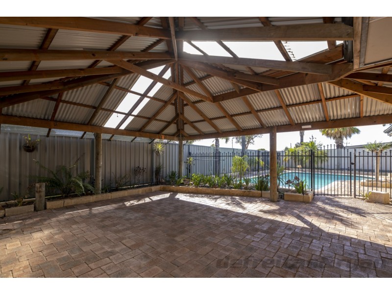 6 Awhina Place, Kallaroo WA 6025