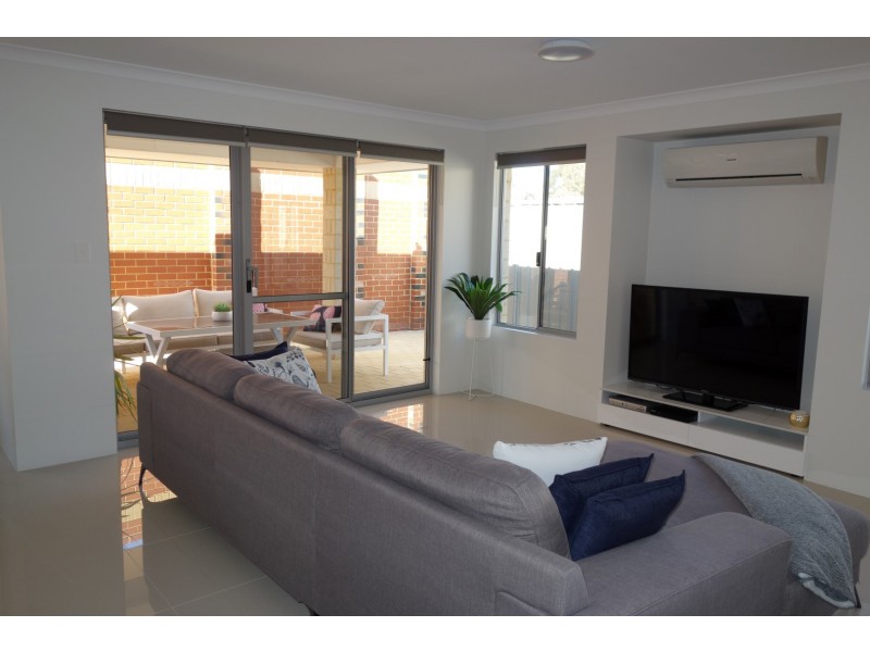 26/12 Loder Way, South Guildford WA 6055
