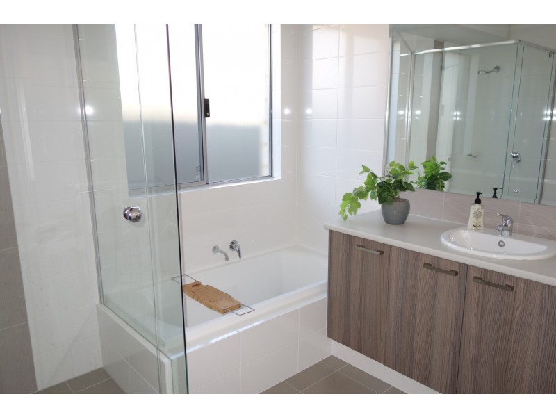 26/12 Loder Way, South Guildford WA 6055