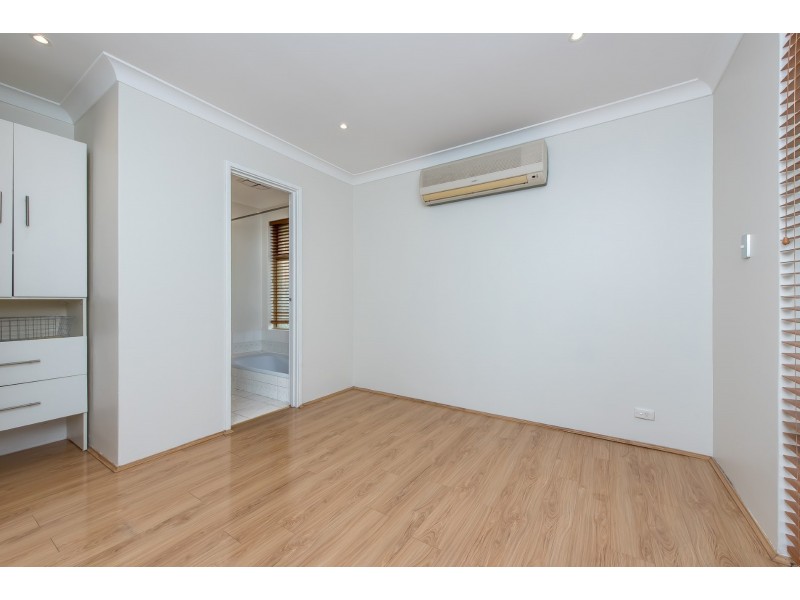 7 Dimitrios Court, Hocking WA 6065