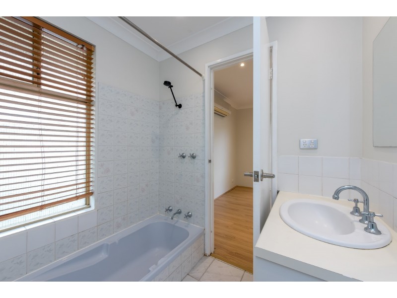 7 Dimitrios Court, Hocking WA 6065