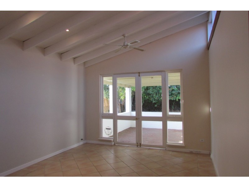 14 Chalcombe Way, Warwick WA 6024