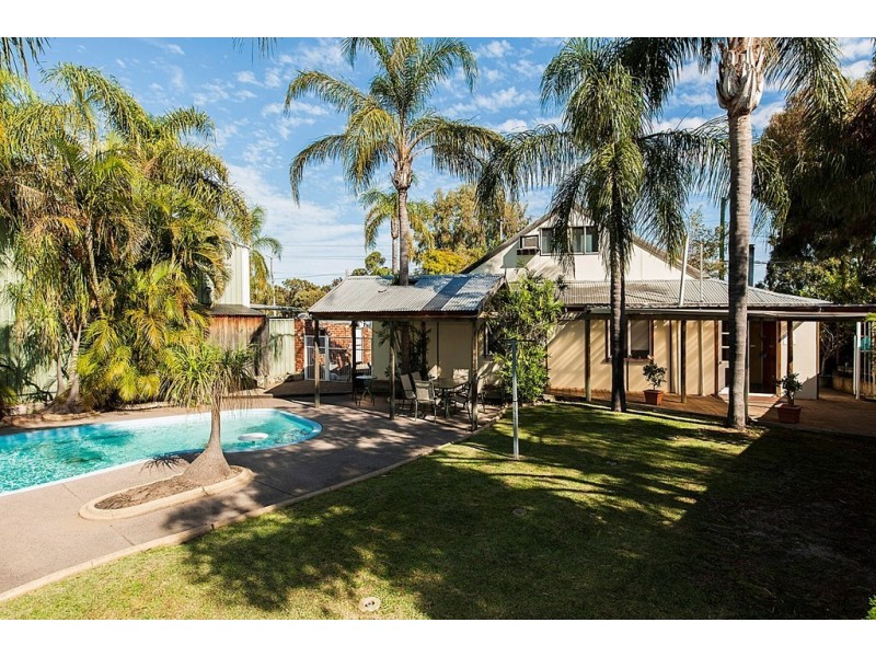 5 Mangano Place, Wanneroo WA 6065