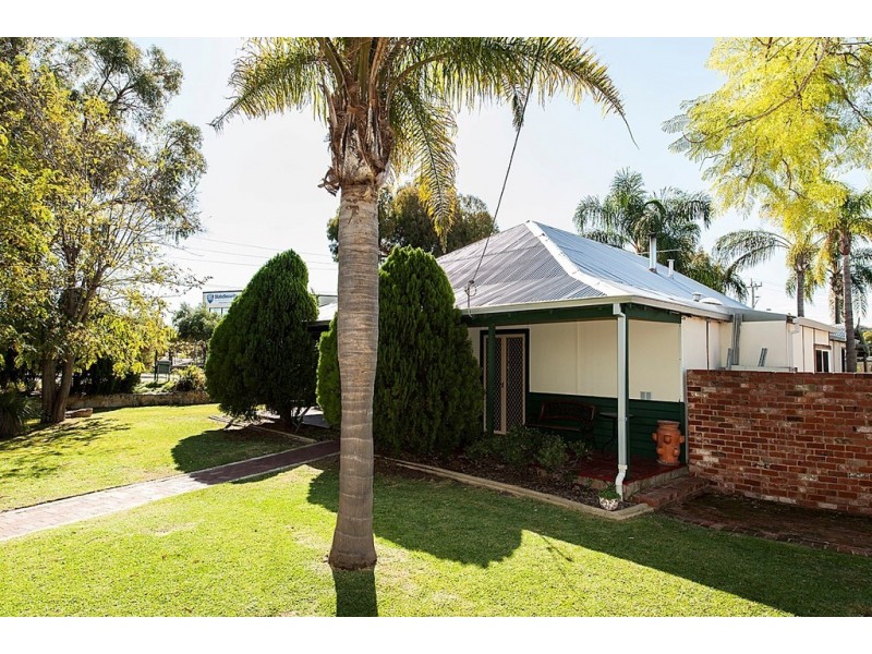 5 Mangano Place, Wanneroo WA 6065