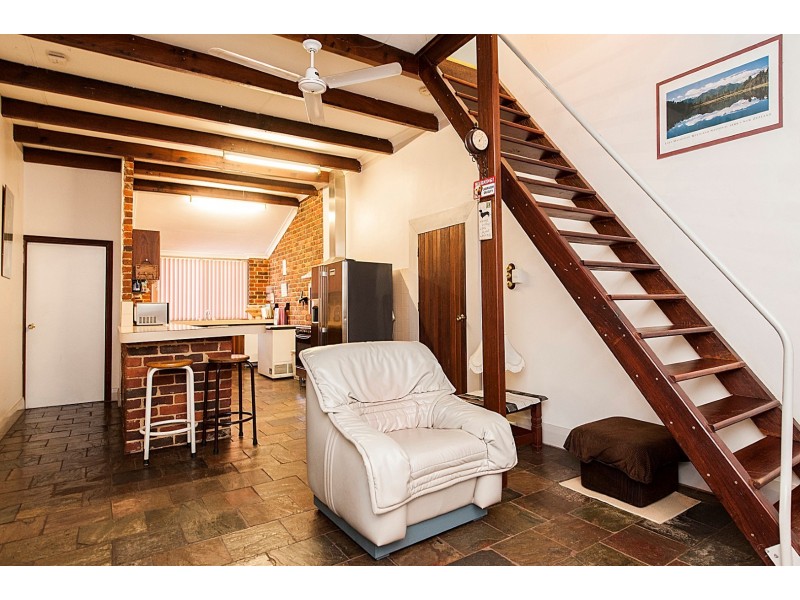 5 Mangano Place, Wanneroo WA 6065