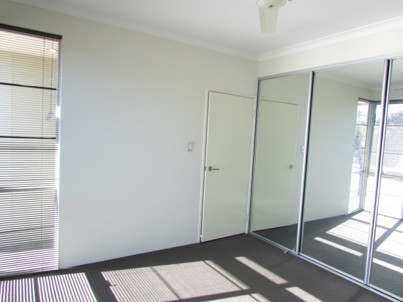 31 Riverland Drive, Ellenbrook WA 6069