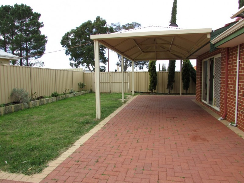 33 Driver Road, Darch WA 6065