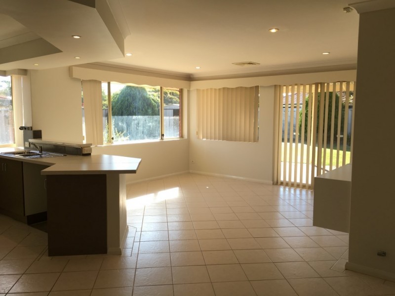 15 Allum Green, Merriwa WA 6030