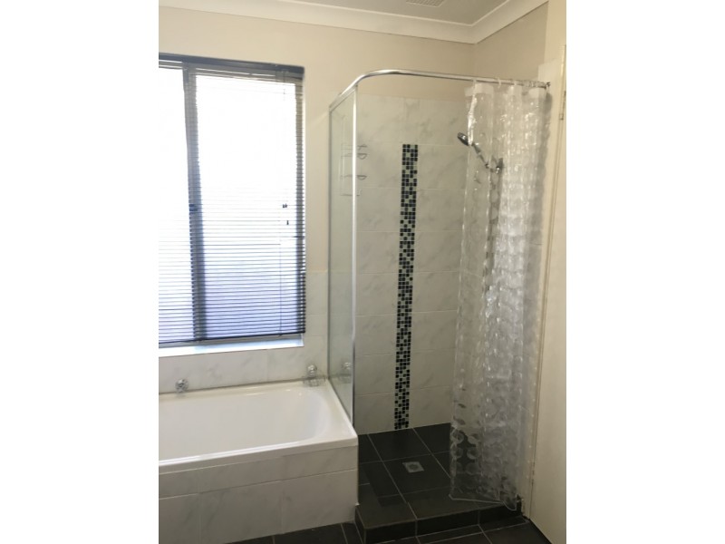 15 Allum Green, Merriwa WA 6030