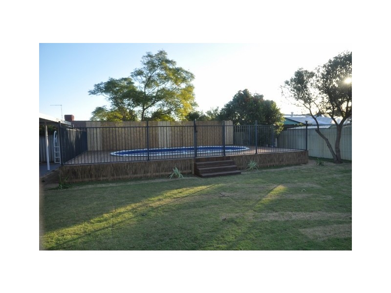4 Wonambi Way, Wanneroo WA 6065