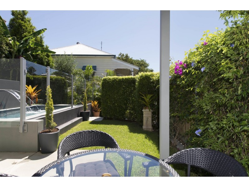 8 Hayward Street, Paddington QLD 4064