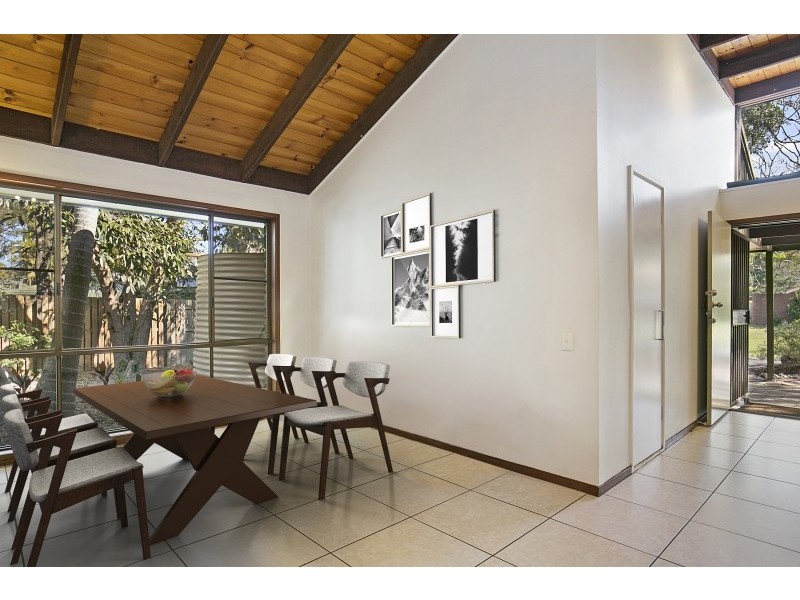 10 Valleybrook St, Kenmore Hills QLD 4069