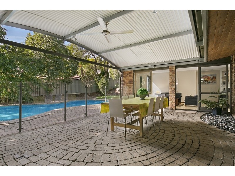 10 Valleybrook St, Kenmore Hills QLD 4069