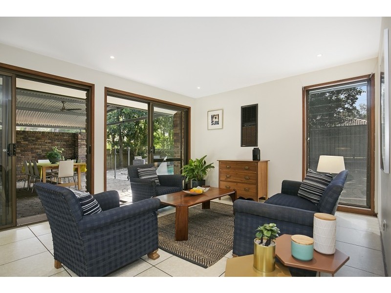 10 Valleybrook St, Kenmore Hills QLD 4069