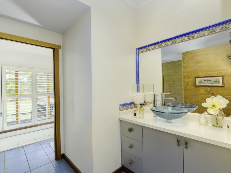 534 Grandview Road, Pullenvale QLD 4069