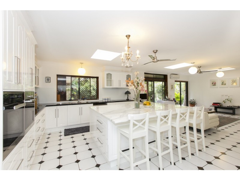 155 Mt Ommaney Drive, Jindalee QLD 4074