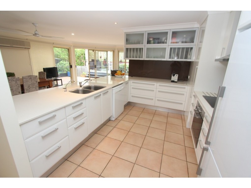 59 McConnell Crescent, Brookfield QLD 4069