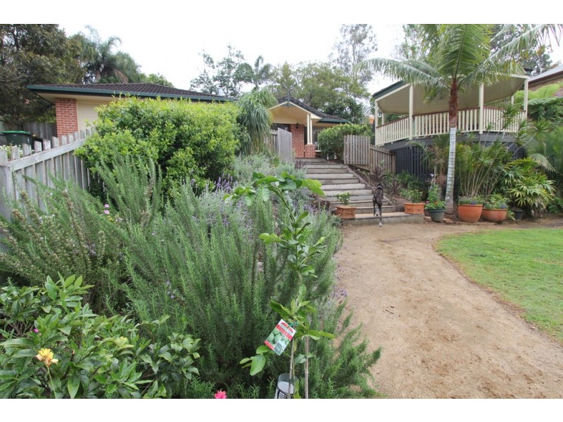 59 McConnell Crescent, Brookfield QLD 4069