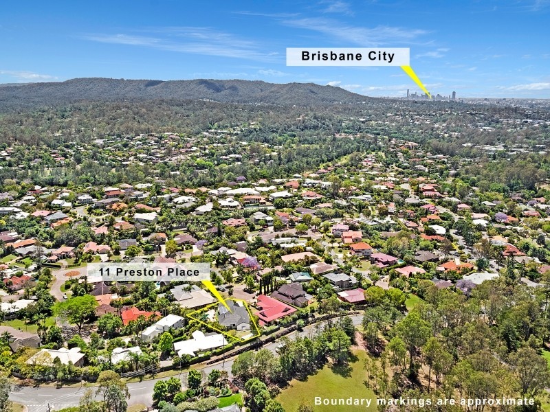 11 Preston Place, Brookfield QLD 4069