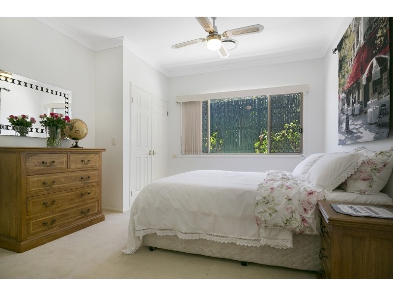 11 Preston Place, Brookfield QLD 4069