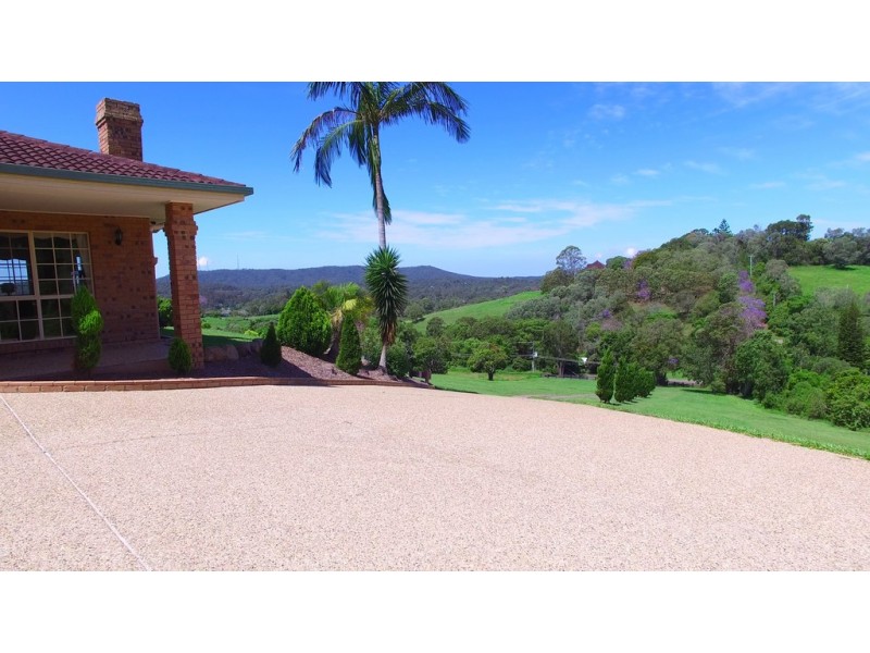 77 McMullen Road, Brookfield QLD 4069