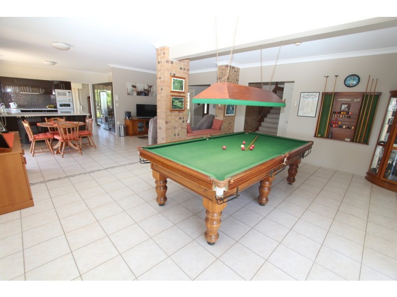77 McMullen Road, Brookfield QLD 4069