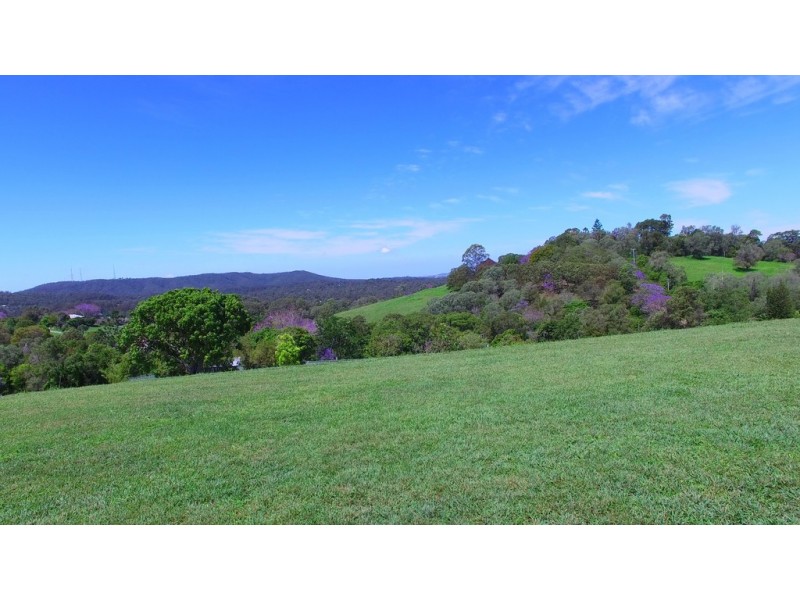 77 McMullen Road, Brookfield QLD 4069