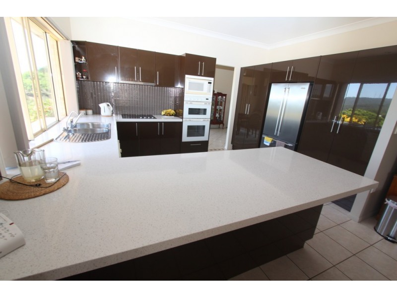 77 McMullen Road, Brookfield QLD 4069