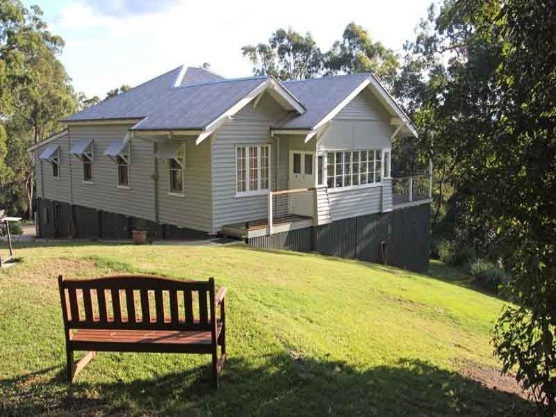220 Boscombe Road, Brookfield QLD 4069