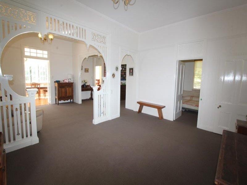 220 Boscombe Road, Brookfield QLD 4069