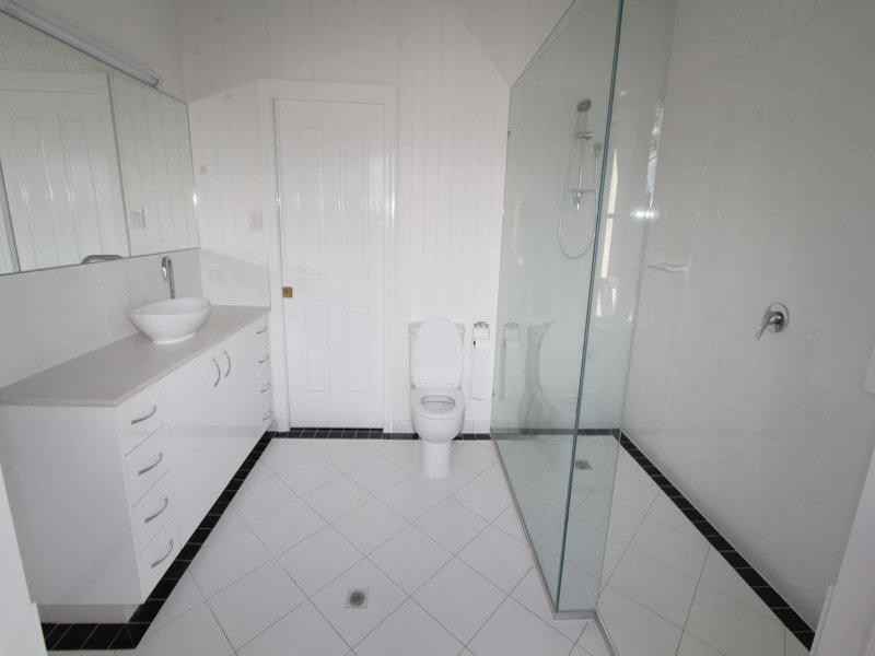 220 Boscombe Road, Brookfield QLD 4069